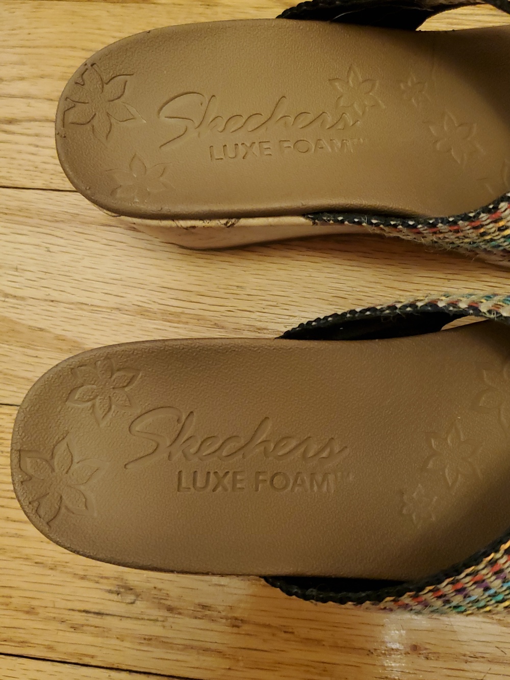Skechers Woven Multicolor Crisscross Slide Sandals - Picture 8 of 11
